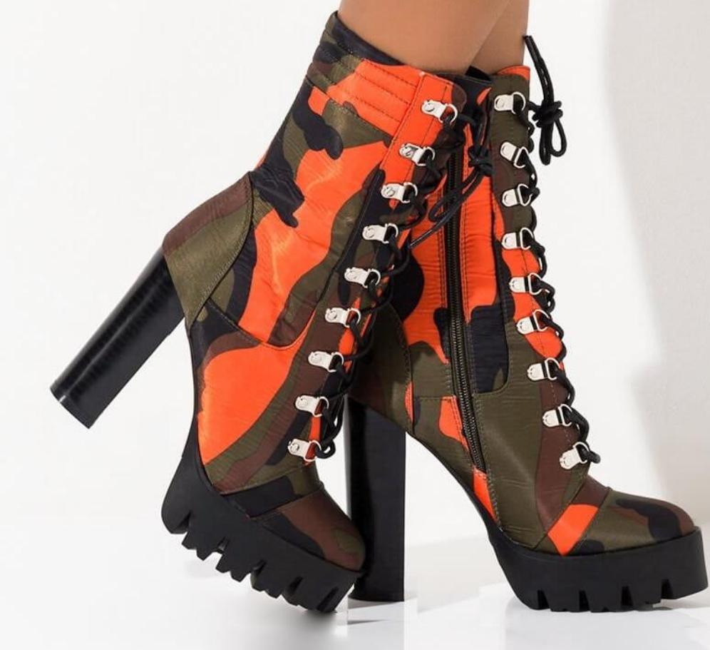 Camouflage Print Round Toe Block Heel Boot